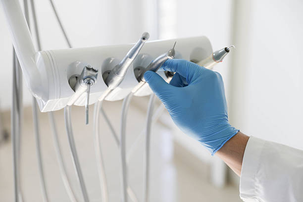 Professional Wisdom Tooth Removal technician working in Charlotte Park, FL